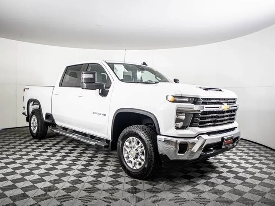2024 Chevrolet Silverado 3500HD LT photo 1
