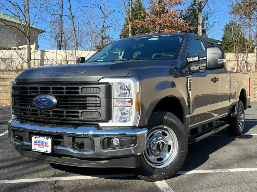 2024 Ford F-350 photo 1