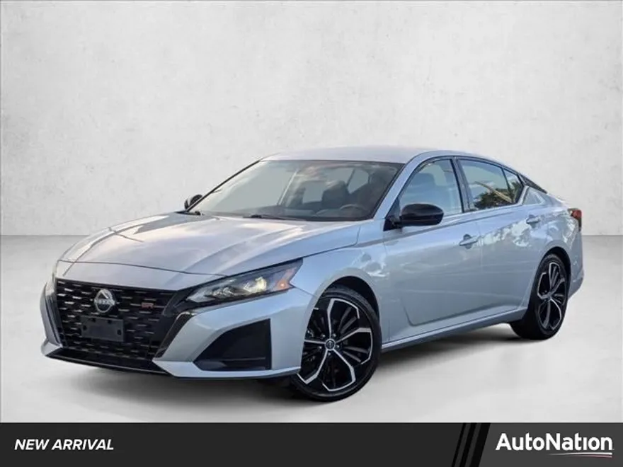 2024 Nissan Altima 2.5 SR photo 1