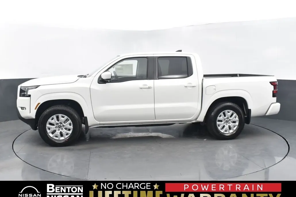 2024 Nissan Frontier SV photo 1