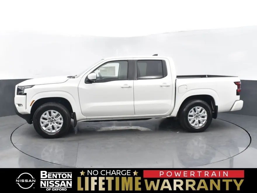 2024 Nissan Frontier SV photo 1