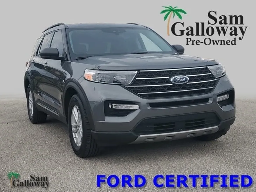 2023 Ford Explorer XLT photo 1