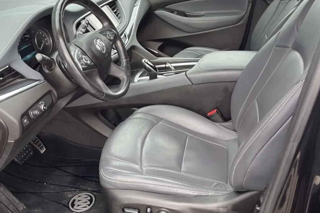 2018 Buick Enclave Essence photo 1