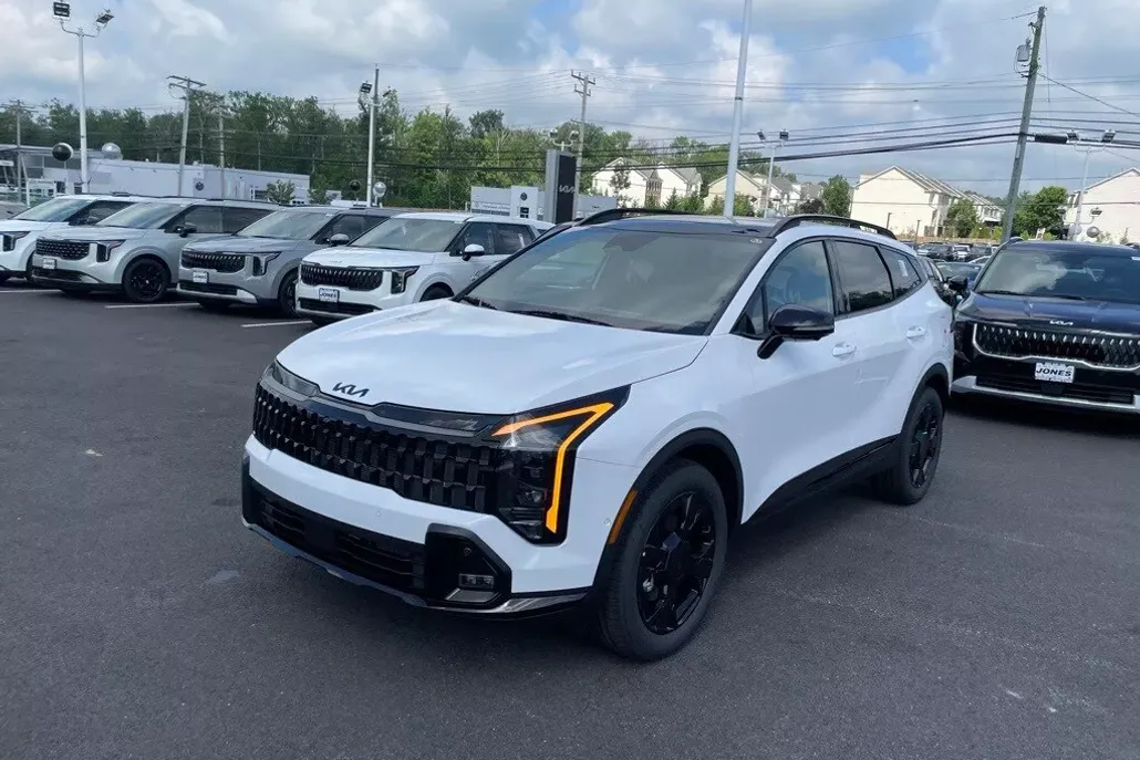 2026 Kia Sportage X-Line photo 1