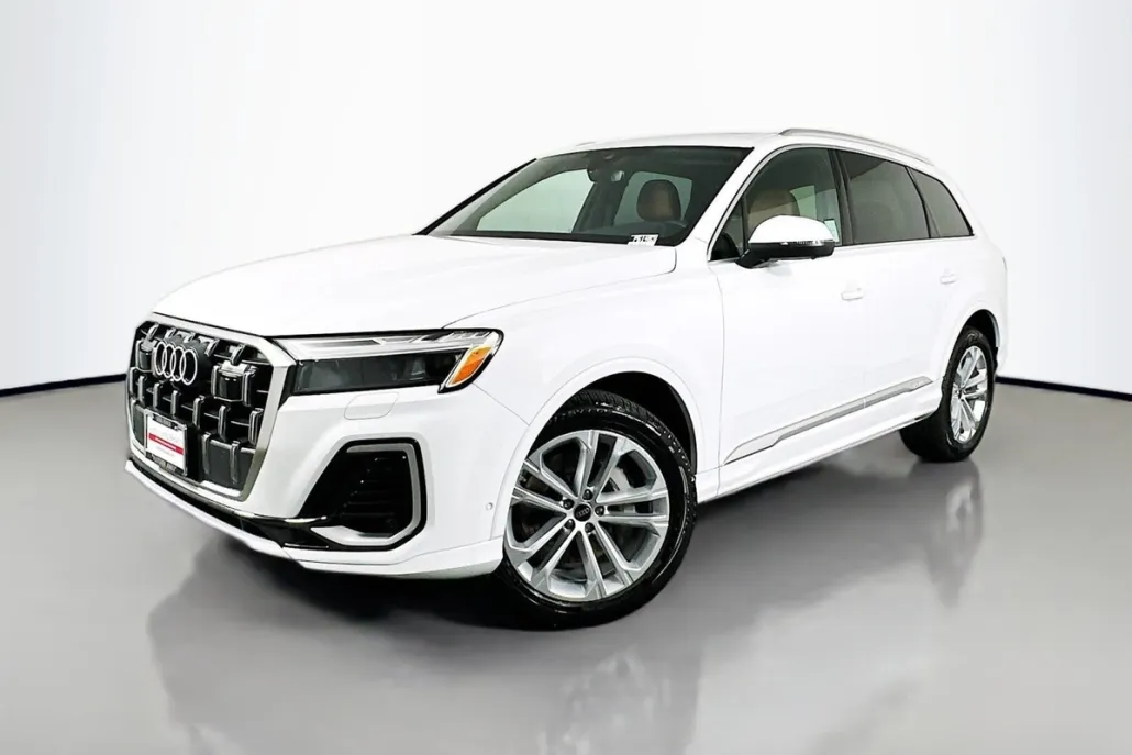 2025 Audi Q7 Premium photo 1