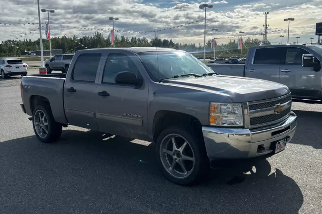2013 Chevrolet Silverado 1500 LT photo 1