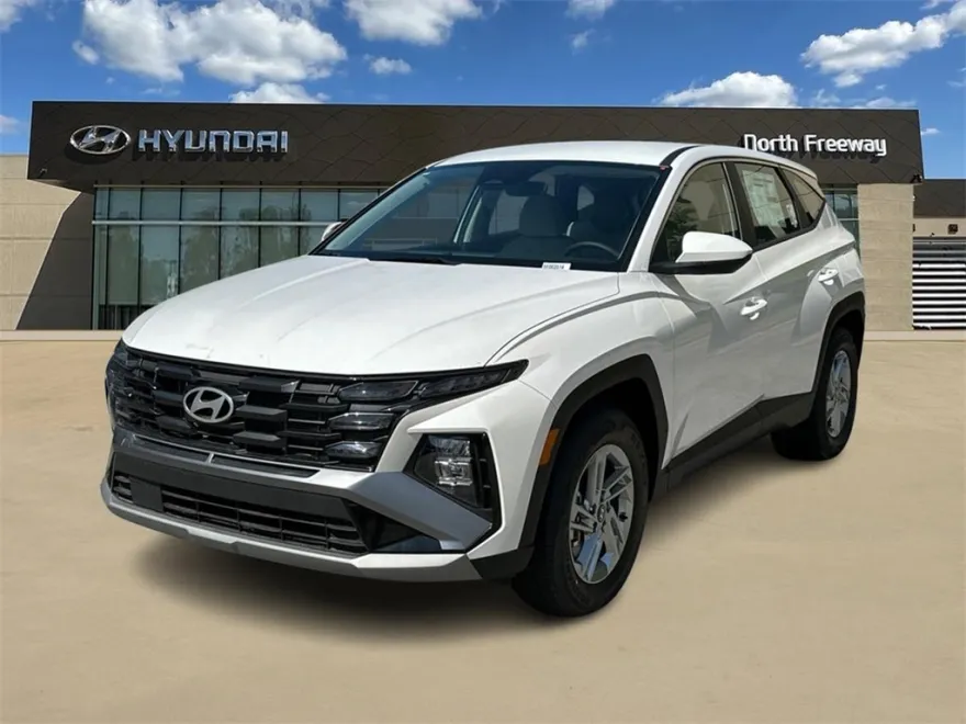2025 Hyundai Tucson SE photo 1