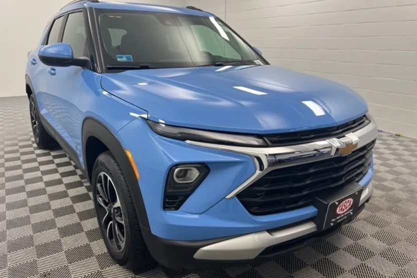 2024 Chevrolet Trailblazer LT photo 1