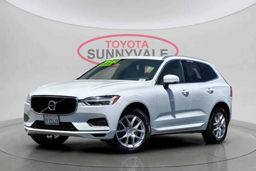 2020 Volvo XC60 T5 Momentum photo 1
