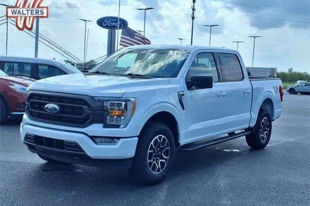 2023 Ford F-150 XLT photo 1