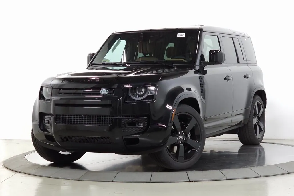 2025 Land Rover Defender 110 V8 photo 1