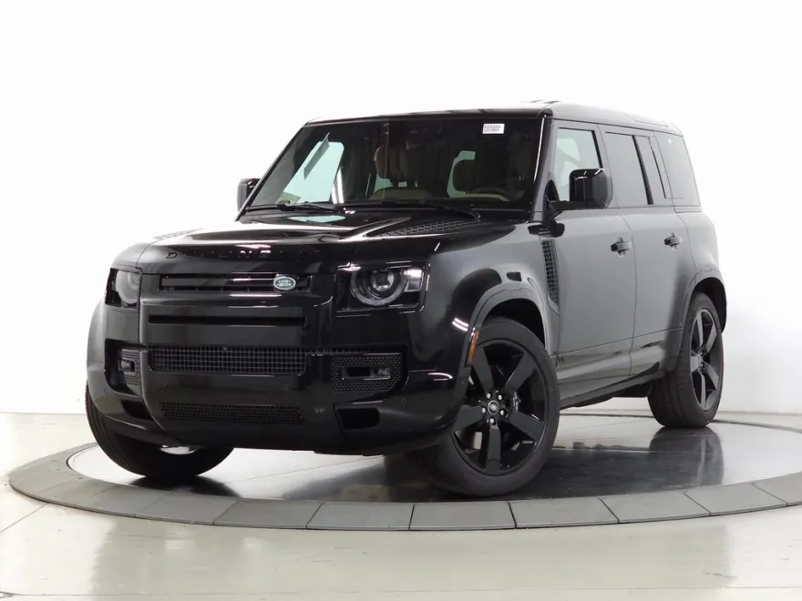 2025 Land Rover Defender 110 V8 photo 1