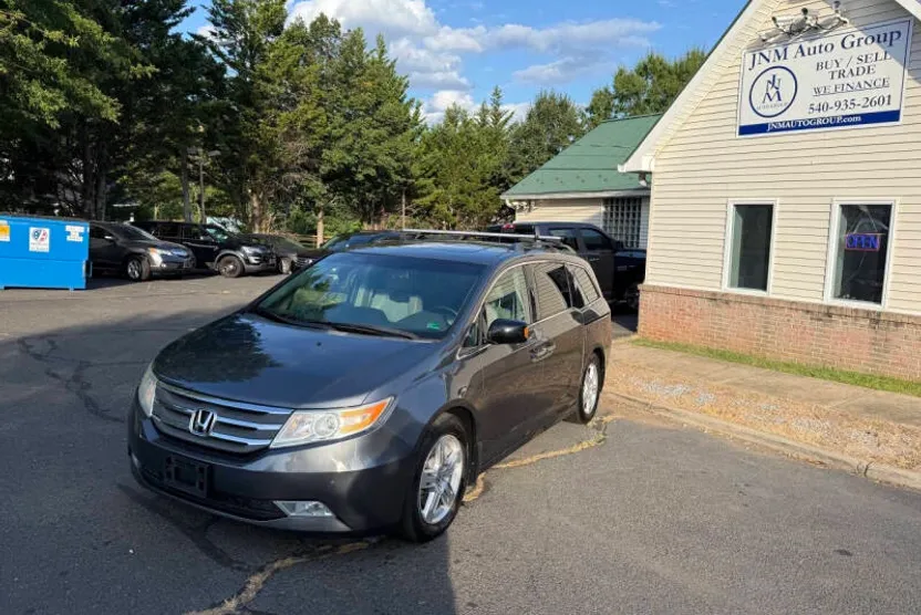 2012 Honda Odyssey Touring photo 1