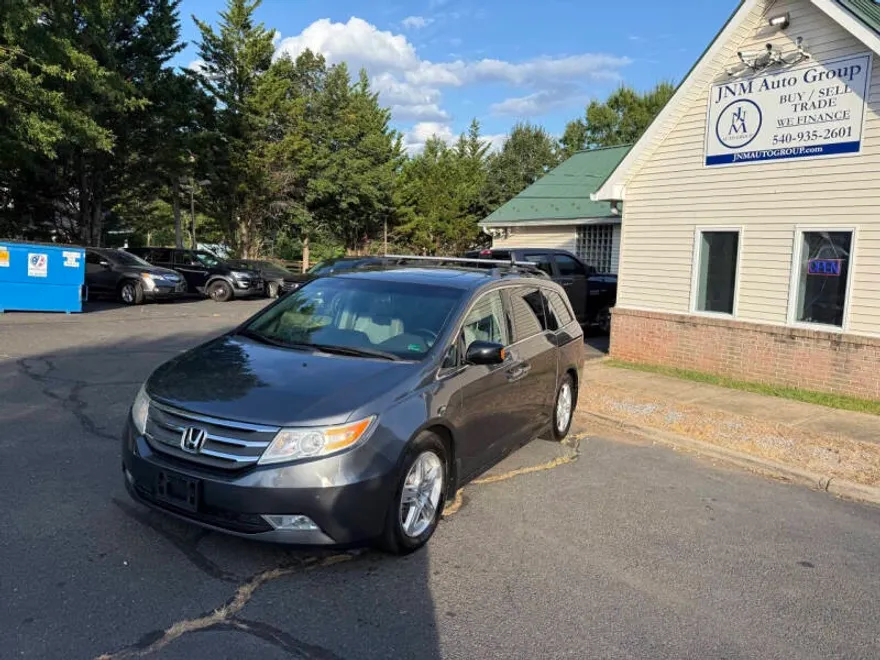 2012 Honda Odyssey Touring photo 1