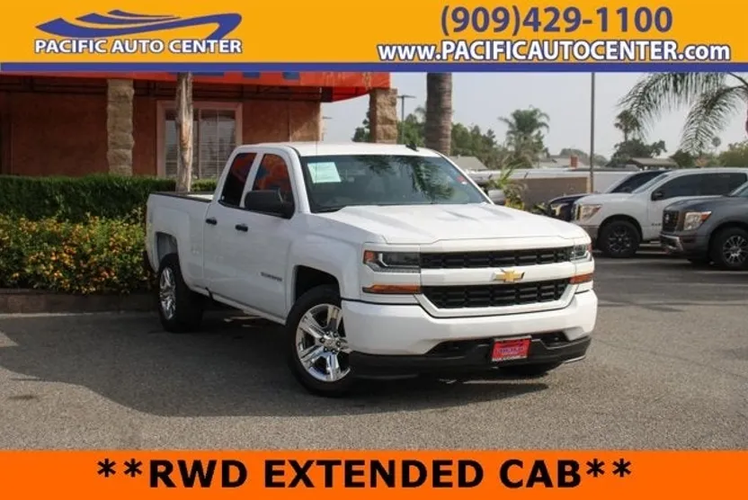 2018 Chevrolet Silverado 1500 Custom photo 1