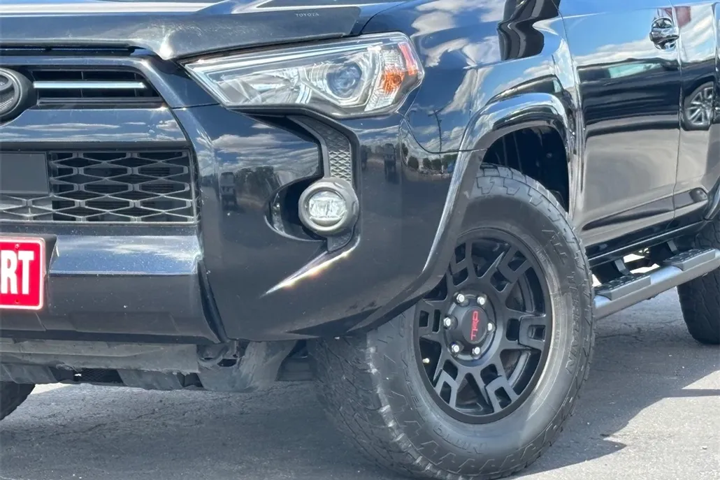 2022 Toyota 4Runner SR5 Premium photo 1
