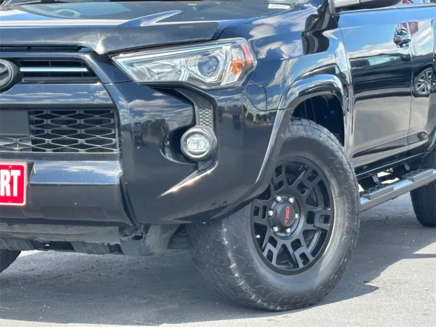 2022 Toyota 4Runner SR5 Premium photo 1