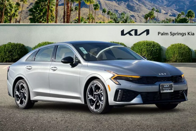 2025 Kia K5 GT-Line photo 1