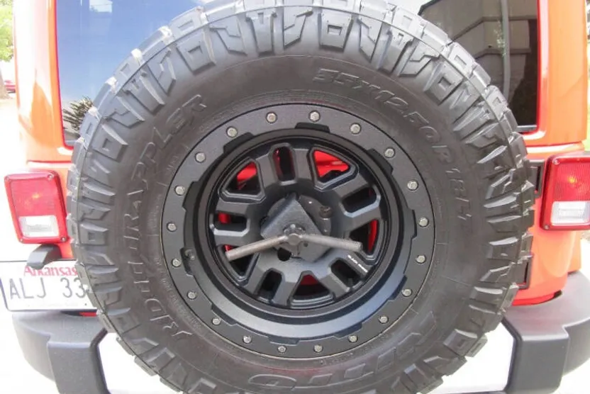 2013 Jeep Wrangler Unlimited Sahara photo 1