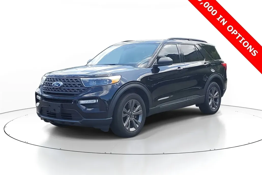 2021 Ford Explorer XLT photo 1
