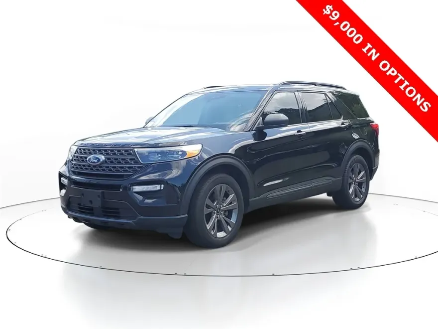 2021 Ford Explorer XLT photo 1