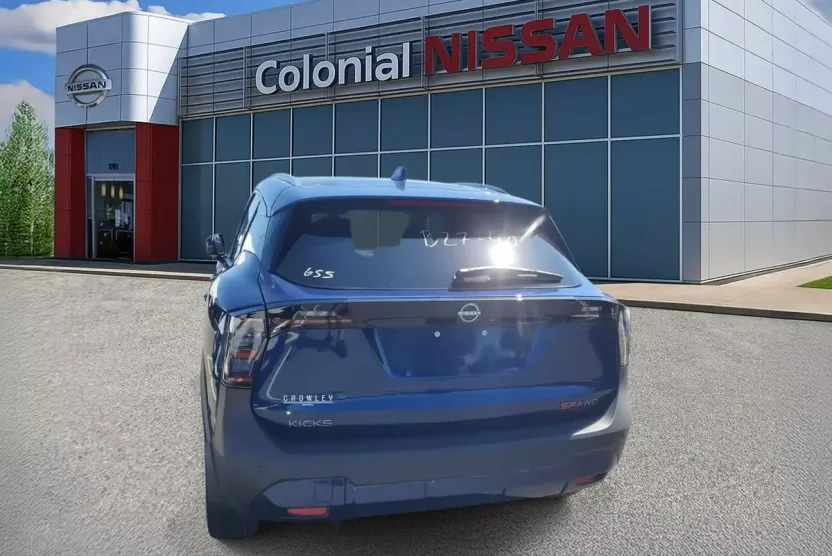2025 Nissan Kicks SR photo 1
