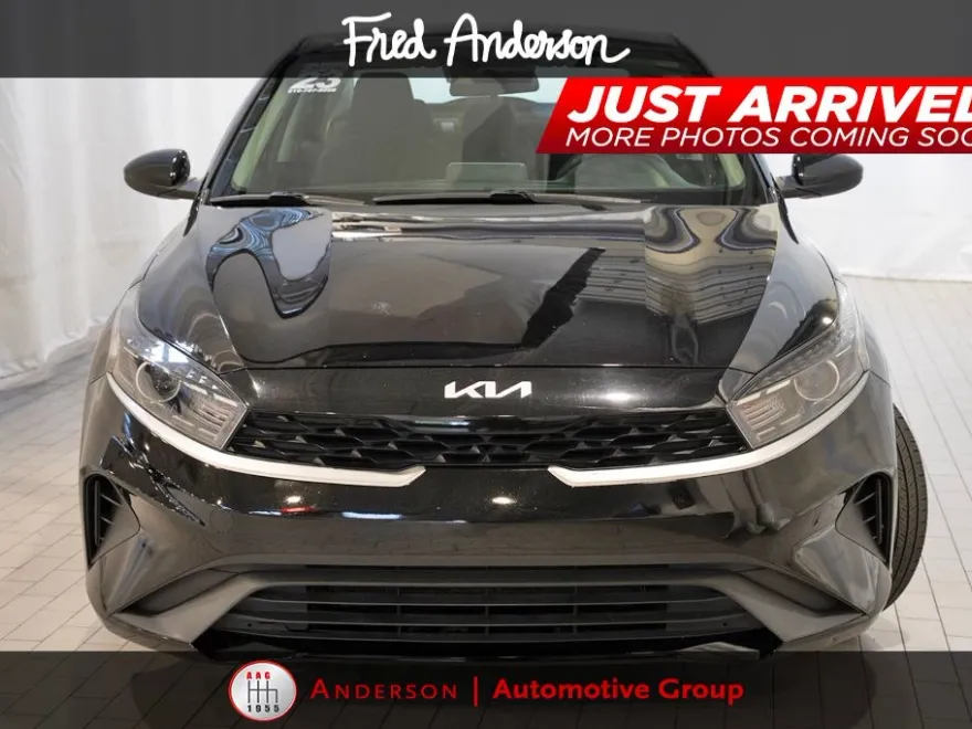 2023 Kia Forte LXS photo 1