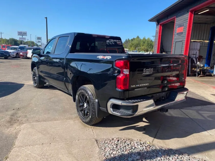 2021 Chevrolet Silverado 1500 LT photo 1