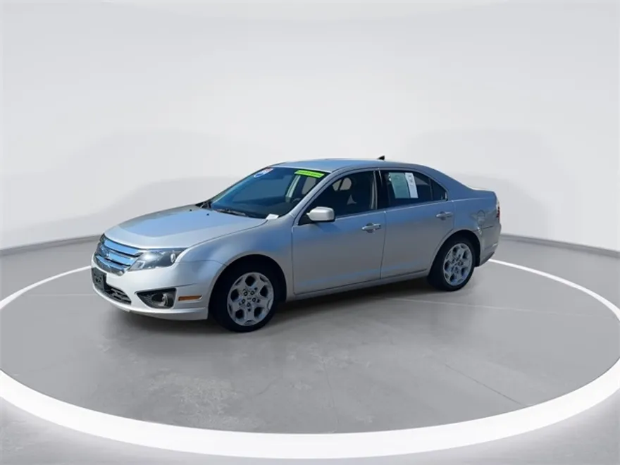 2010 Ford Fusion SE photo 1