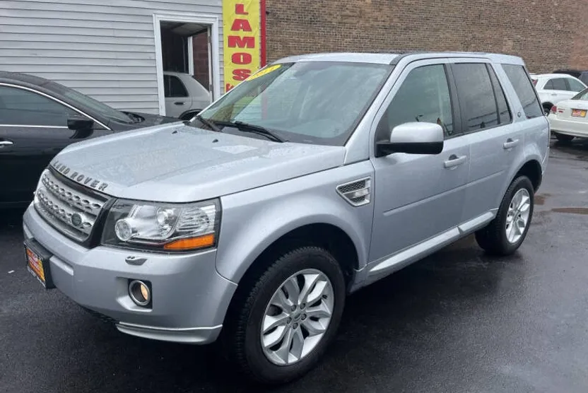 2013 Land Rover LR2 HSE photo 1