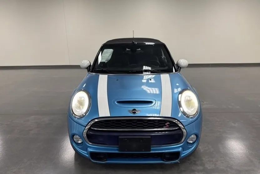 2016 Mini Cooper Convertible S photo 1