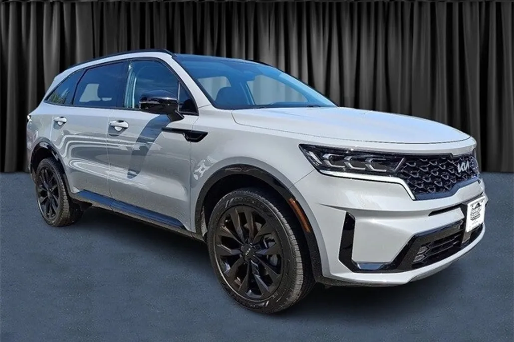 2022 Kia Sorento SX photo 1