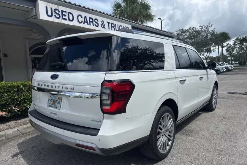 2022 Ford Expedition MAX Limited photo 1