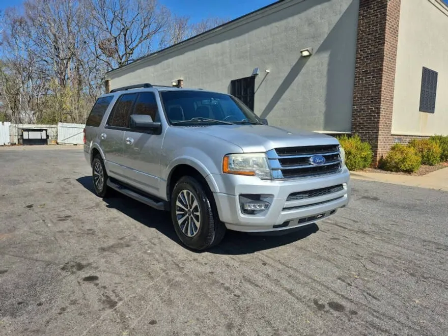 2016 Ford Expedition XLT photo 1