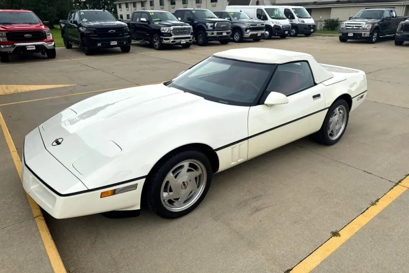 1988 Chevrolet Corvette photo 1