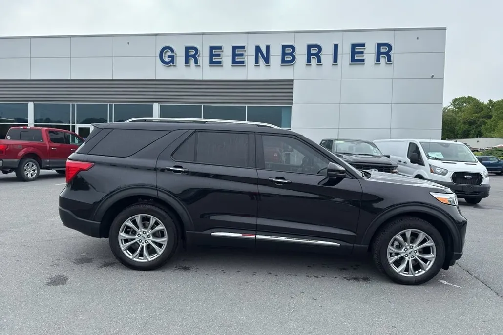2023 Ford Explorer Limited photo 1