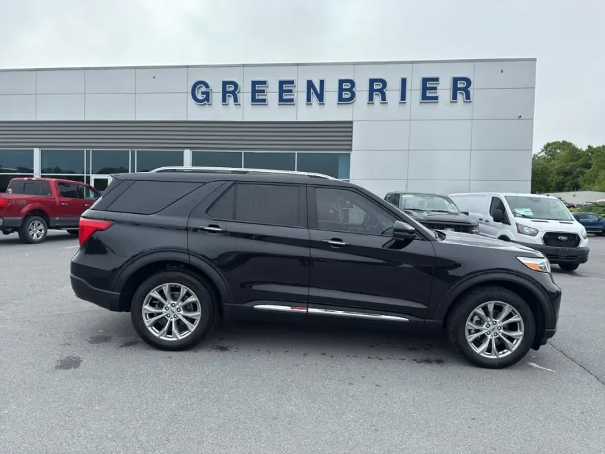 2023 Ford Explorer Limited photo 1