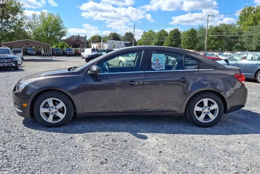 2014 Chevrolet Cruze LT photo 1