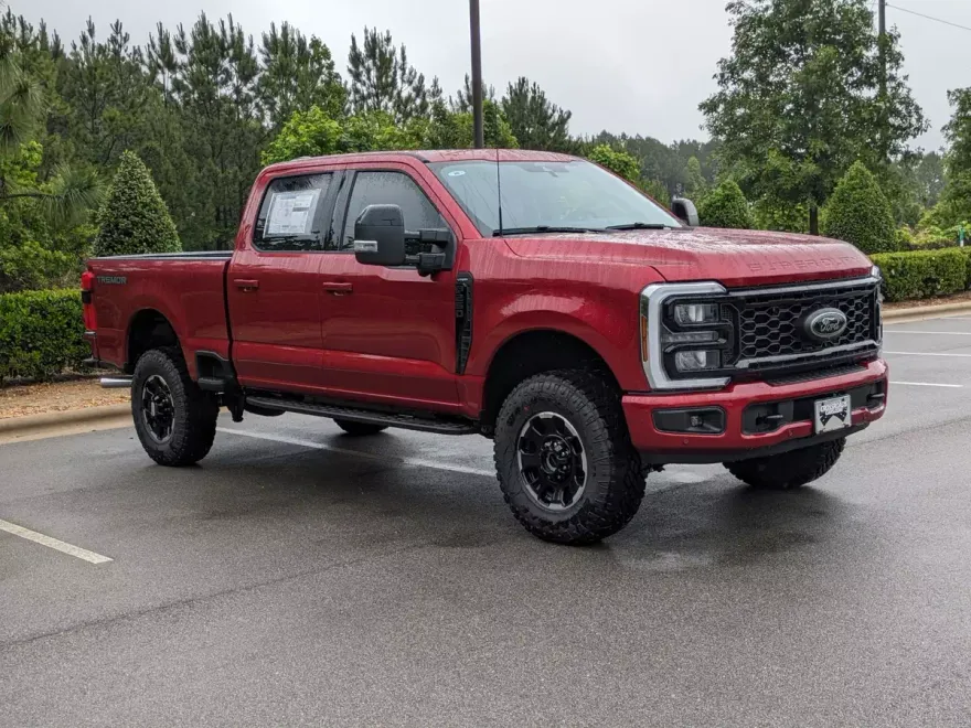 2025 Ford F-250 Lariat photo 1