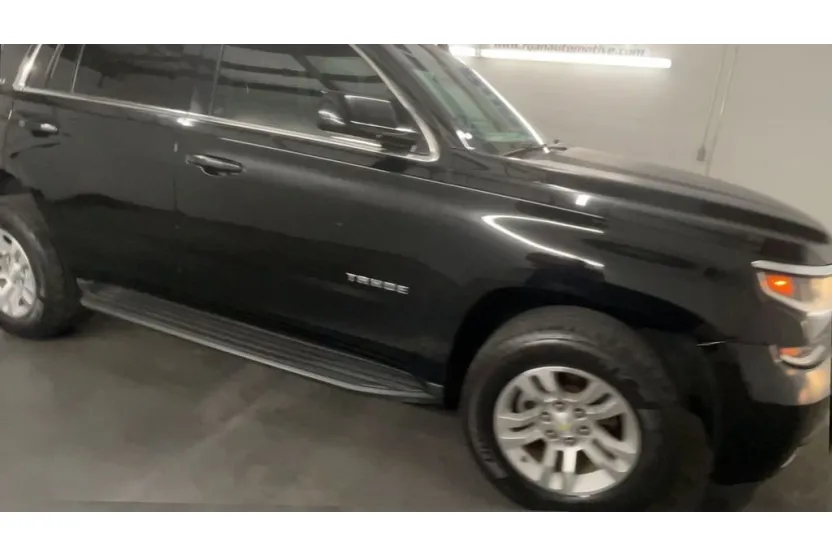 2016 Chevrolet Tahoe LT photo 1