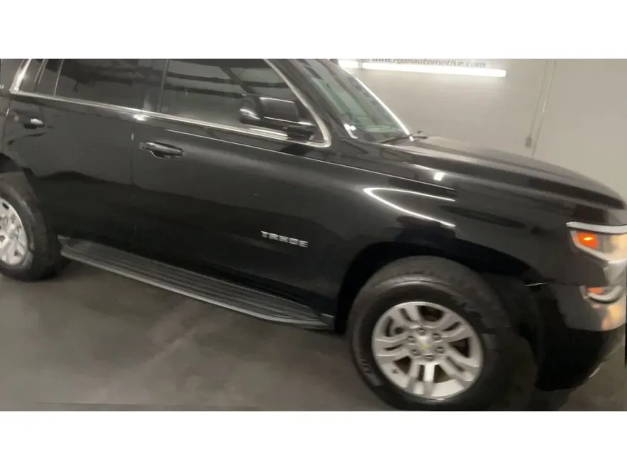 2016 Chevrolet Tahoe LT photo 1