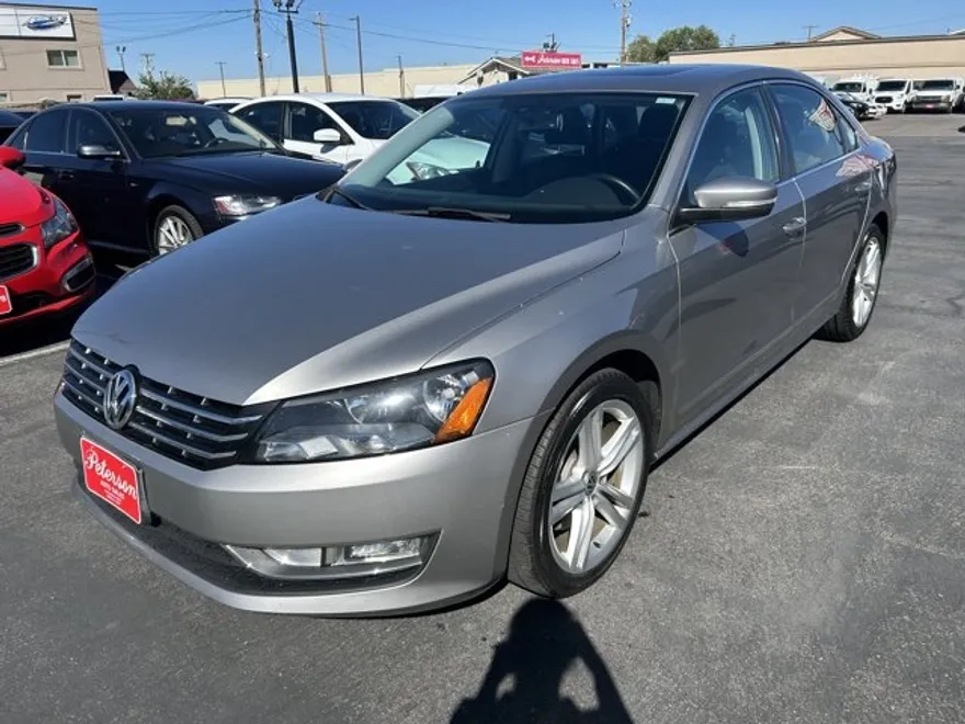 2014 Volkswagen Passat SEL Premium photo 1