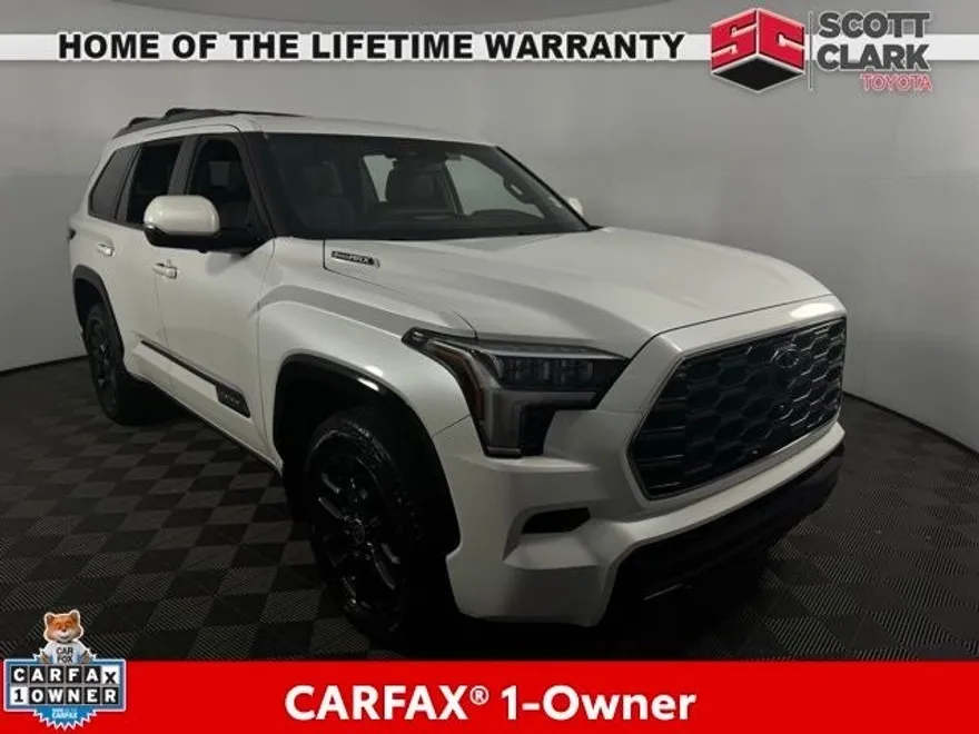 2024 Toyota Sequoia Platinum photo 1