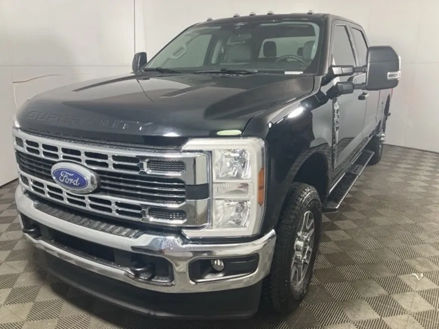 2025 Ford F-350 XLT photo 1