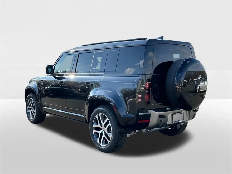 2025 Land Rover Defender 110 X-Dynamic SE photo 1