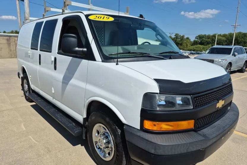 2019 Chevrolet Express 2500 Cargo Van photo 1