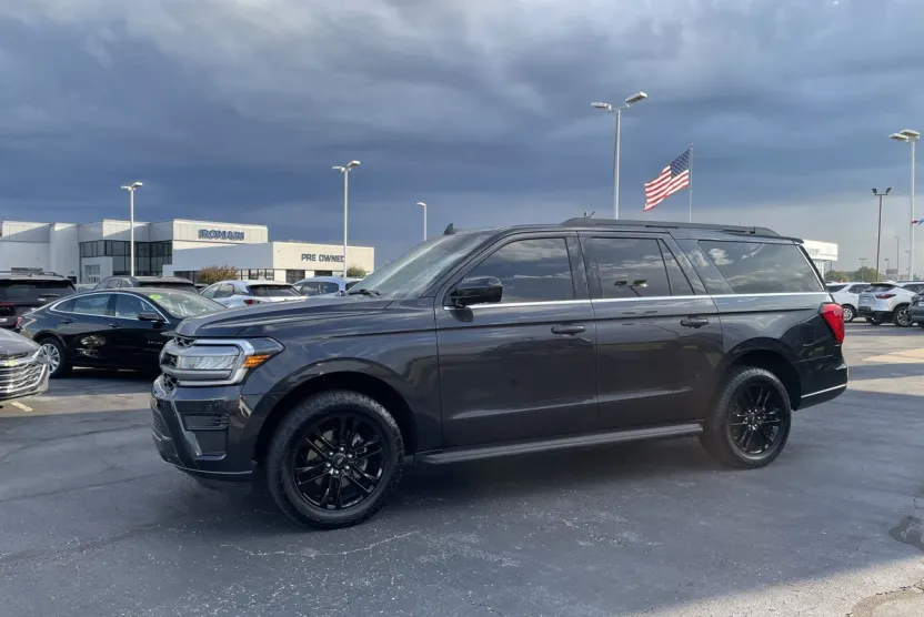 2024 Ford Expedition MAX XLT photo 1