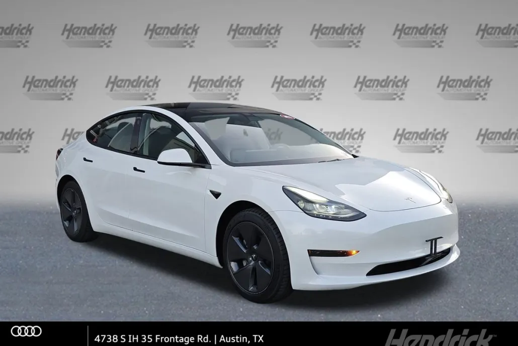 2021 Tesla Model 3 Standard Range Plus photo 1