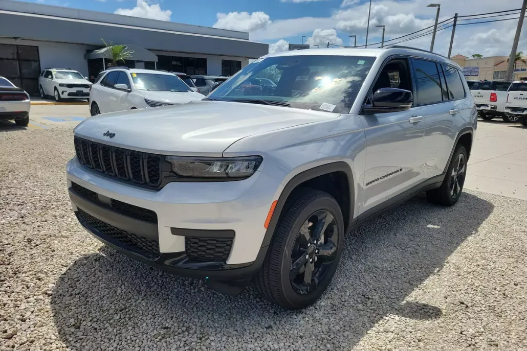 2025 Jeep Grand Cherokee Altitude X photo 1