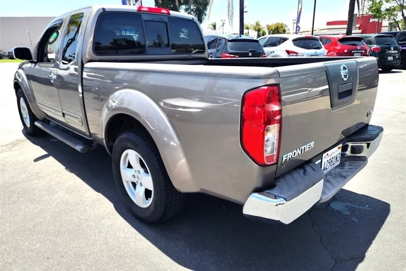 2006 Nissan Frontier LE photo 1